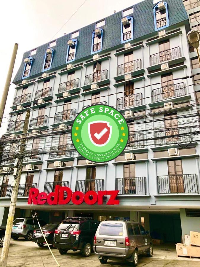 Reddoorz Plus @ Jardin Suites Guadalupe Nuevo Mandaluyong Exteriér fotografie