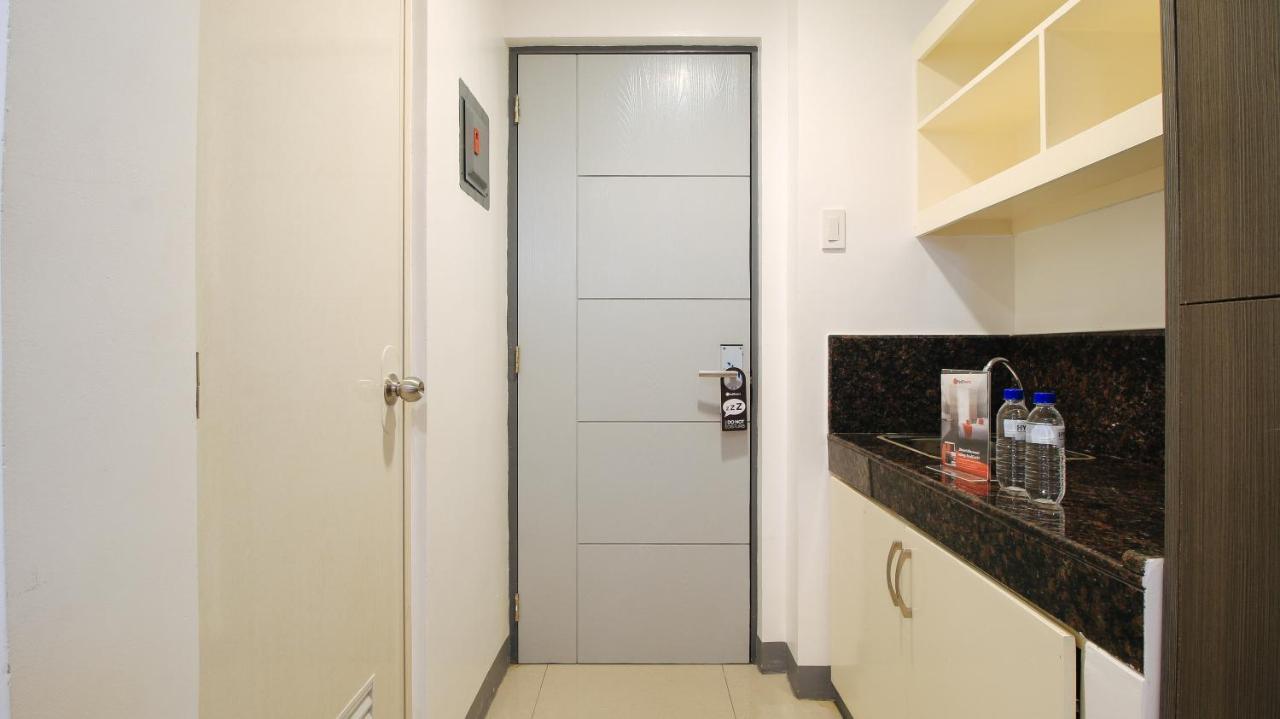 Reddoorz Plus @ Jardin Suites Guadalupe Nuevo Mandaluyong Exteriér fotografie