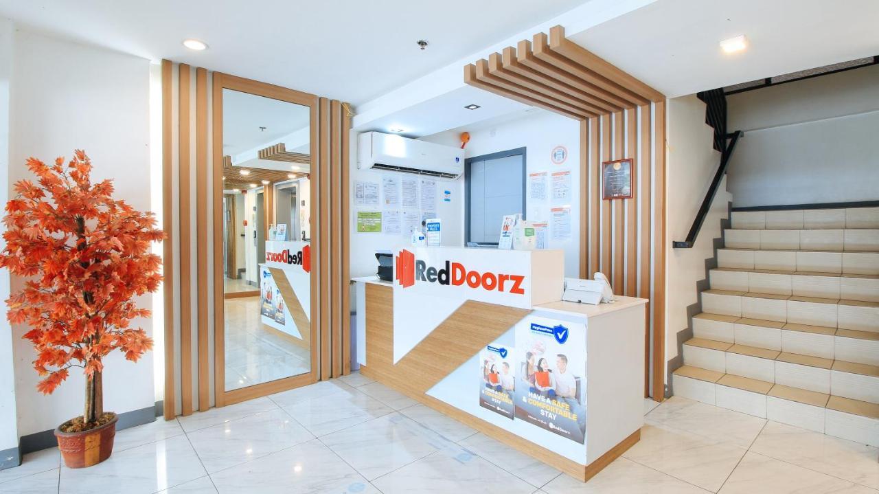 Reddoorz Plus @ Jardin Suites Guadalupe Nuevo Mandaluyong Exteriér fotografie