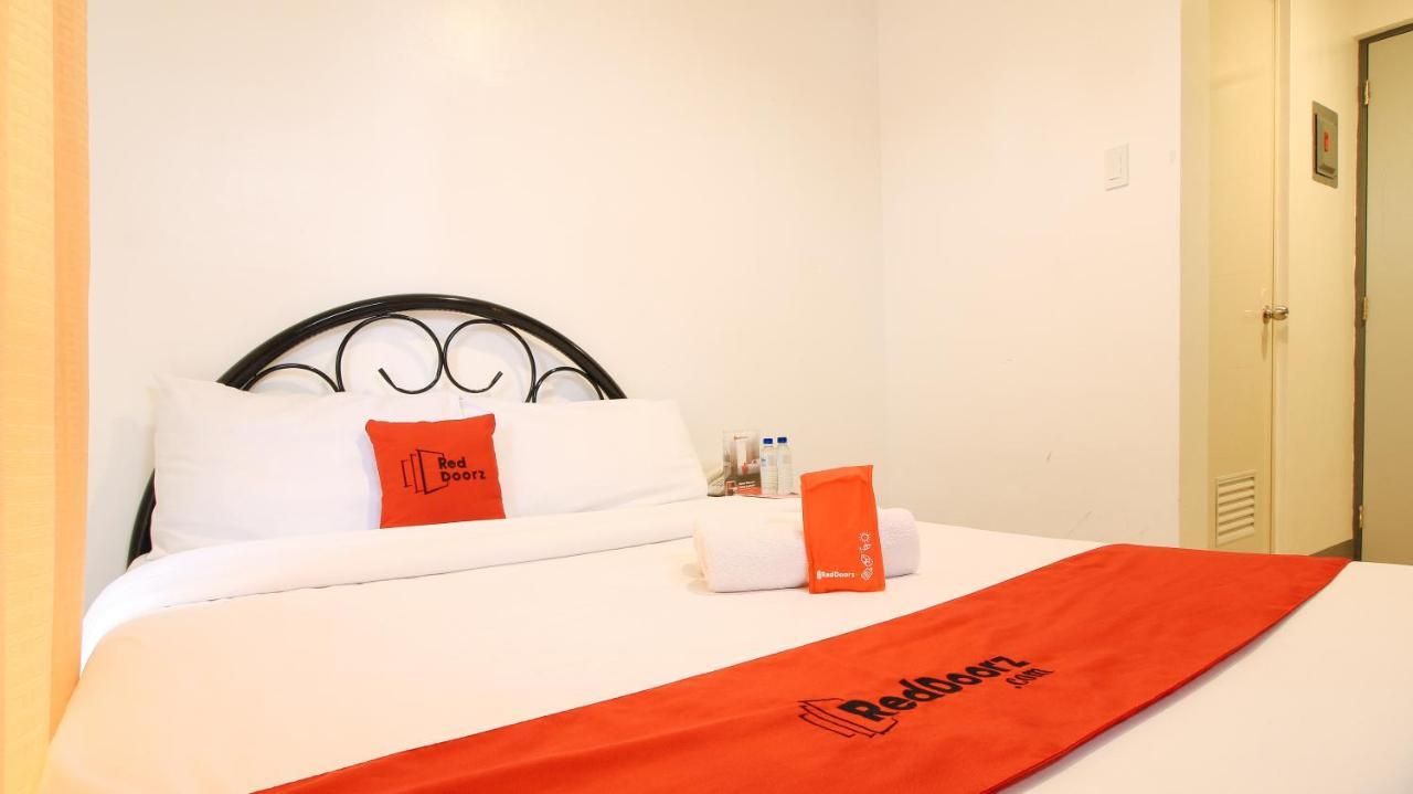 Reddoorz Plus @ Jardin Suites Guadalupe Nuevo Mandaluyong Exteriér fotografie