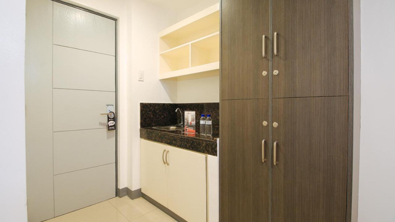 Reddoorz Plus @ Jardin Suites Guadalupe Nuevo Mandaluyong Exteriér fotografie
